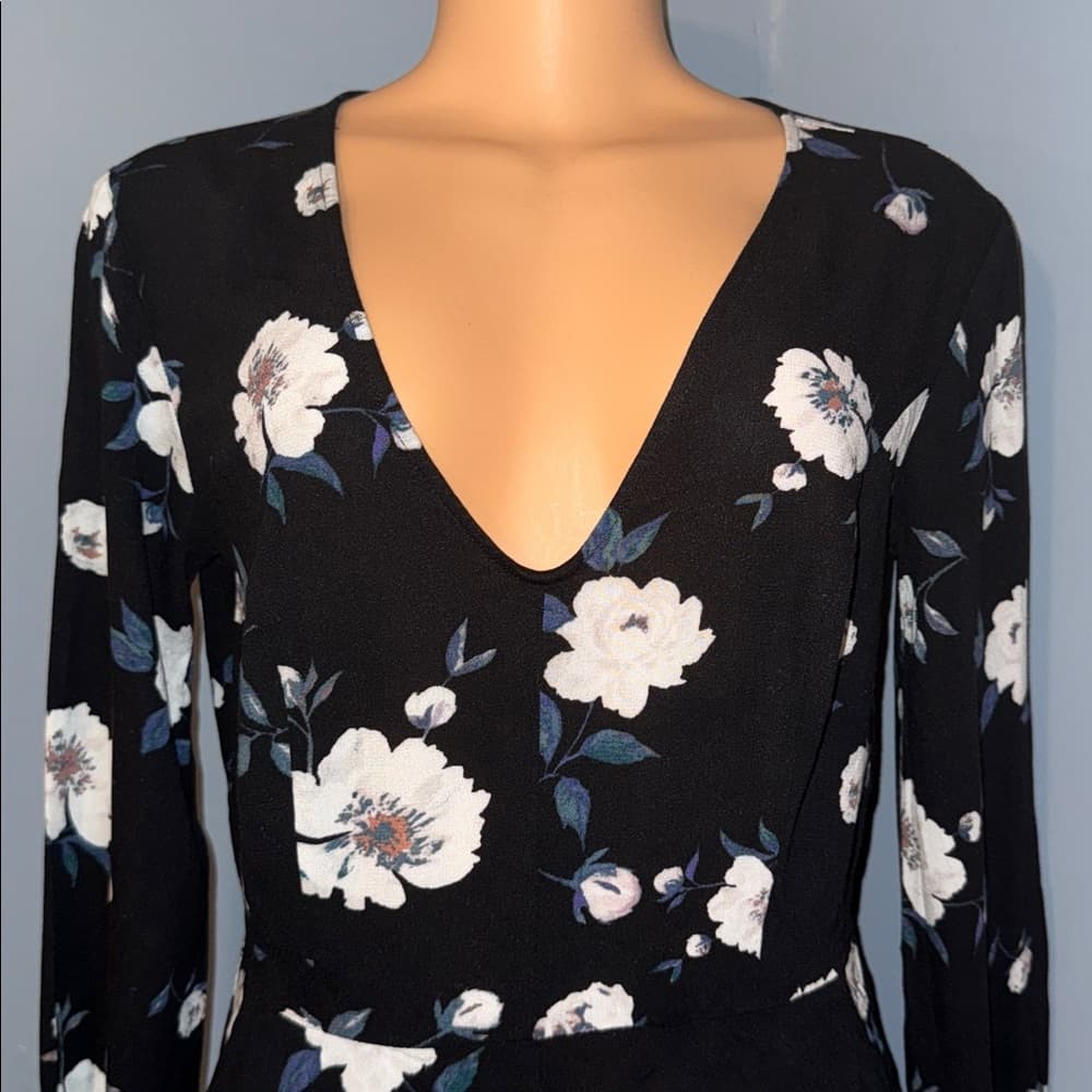 Kendall & Kylie Floral Romper - Size Medium