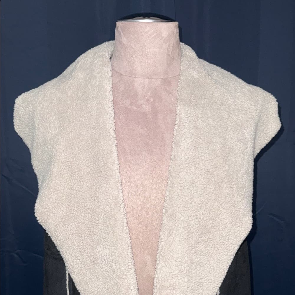 Susina Black and Cream Vest