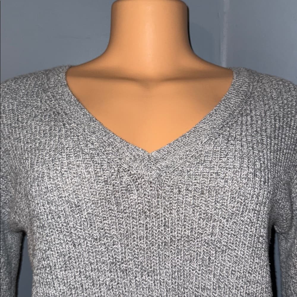 American Eagle Gray V-Neck Sweater - Size XS