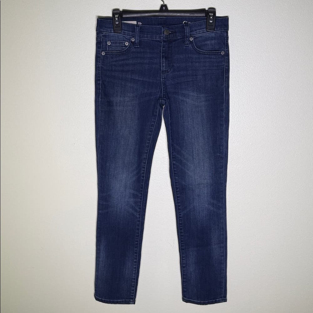 GAP Girlfriend Jeans*