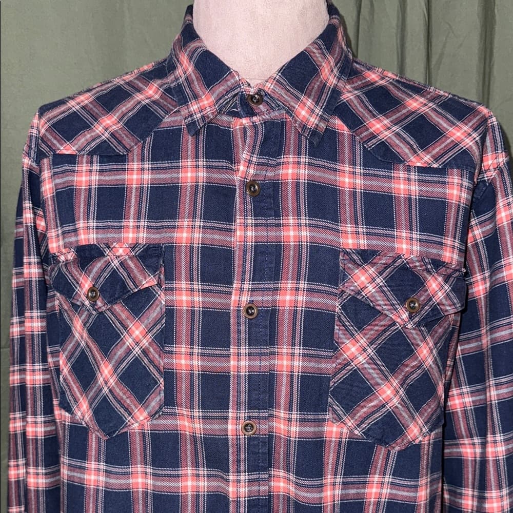 Wrangler Men's Blue and Pink Plaid Button Down Shirt