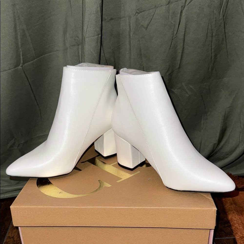 White Ankle Boots With Side Zipper