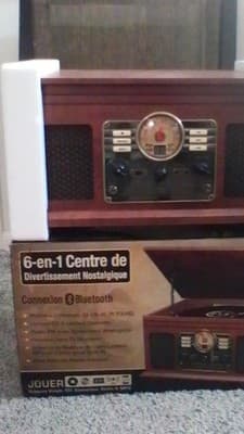 Jouer 6-in-1 Nostalgic Entertainment Center Bluetooth Turntable CD Cassette FM