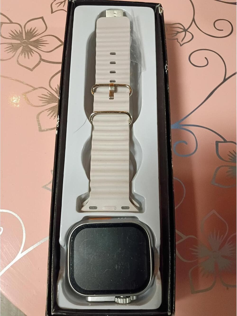 T900 Ultra Smartwatch with 2.09 Inch Display and Wireless Charging