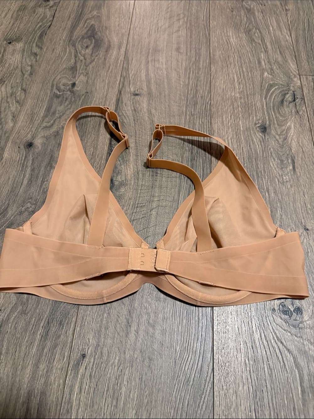 SKIMS Seamless Sculpt Underwire Bra in Nude Peach