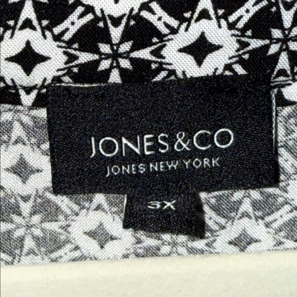 Jones New York Black and White Micro Geometric Print Blouse