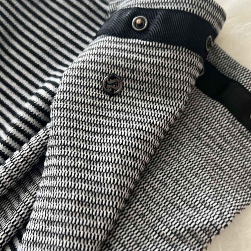 Lululemon Athletica Black Ribbed Maxi Scarf