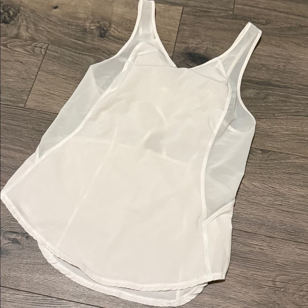 Lululemon White Mesh Cutout Tank size 4