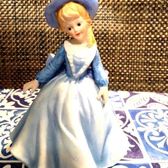 Porcelain Vintage Taiwan WIW Girl in Blue Dress~ Blond Hair~ Blue Bonnet