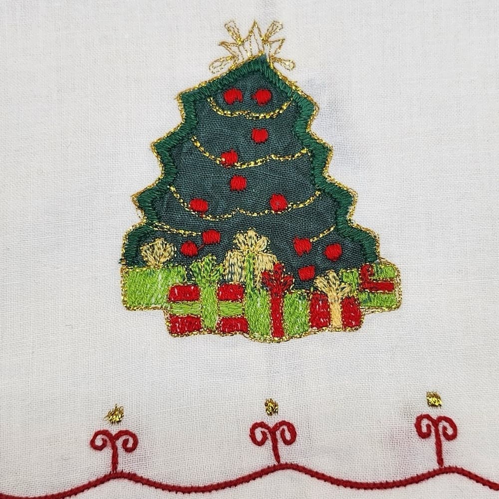 Vintage 1995 Lillian Vernon 100% Cotton Embroidered Christmas Tree Sleigh Towels