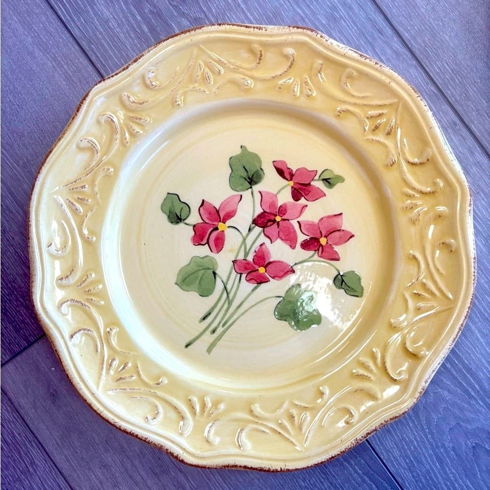 “Lincoln Park” Scalloped edge, pink flowers dinner plate by GIBSON DESIGNS