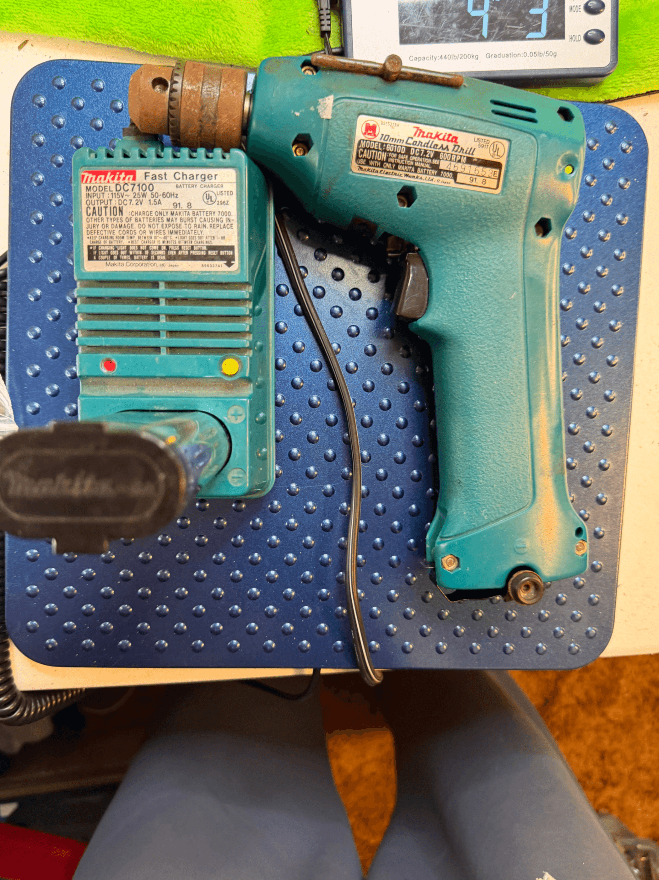 Makita 6010D 7.2V Cordless Drill w/ Battery + DC7100 Charger