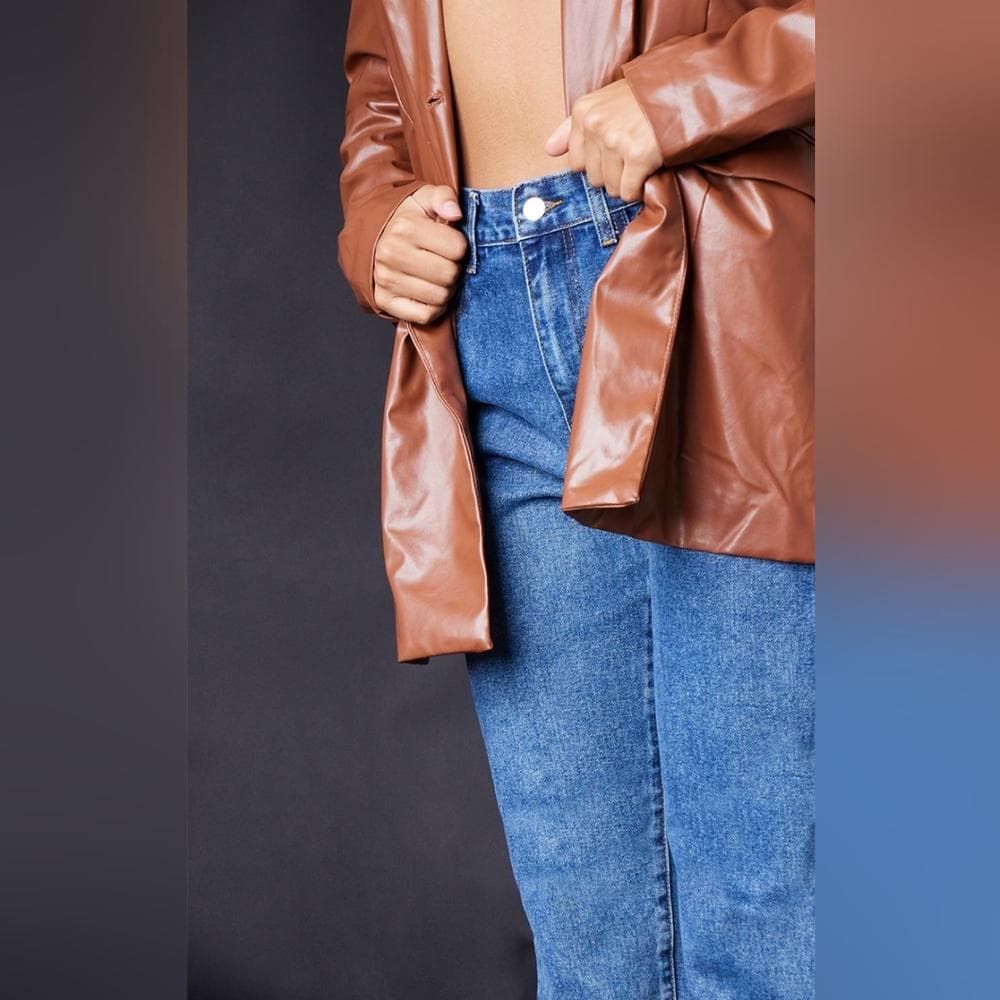 Pretty Little Thing Mom Jeans~ Size 8