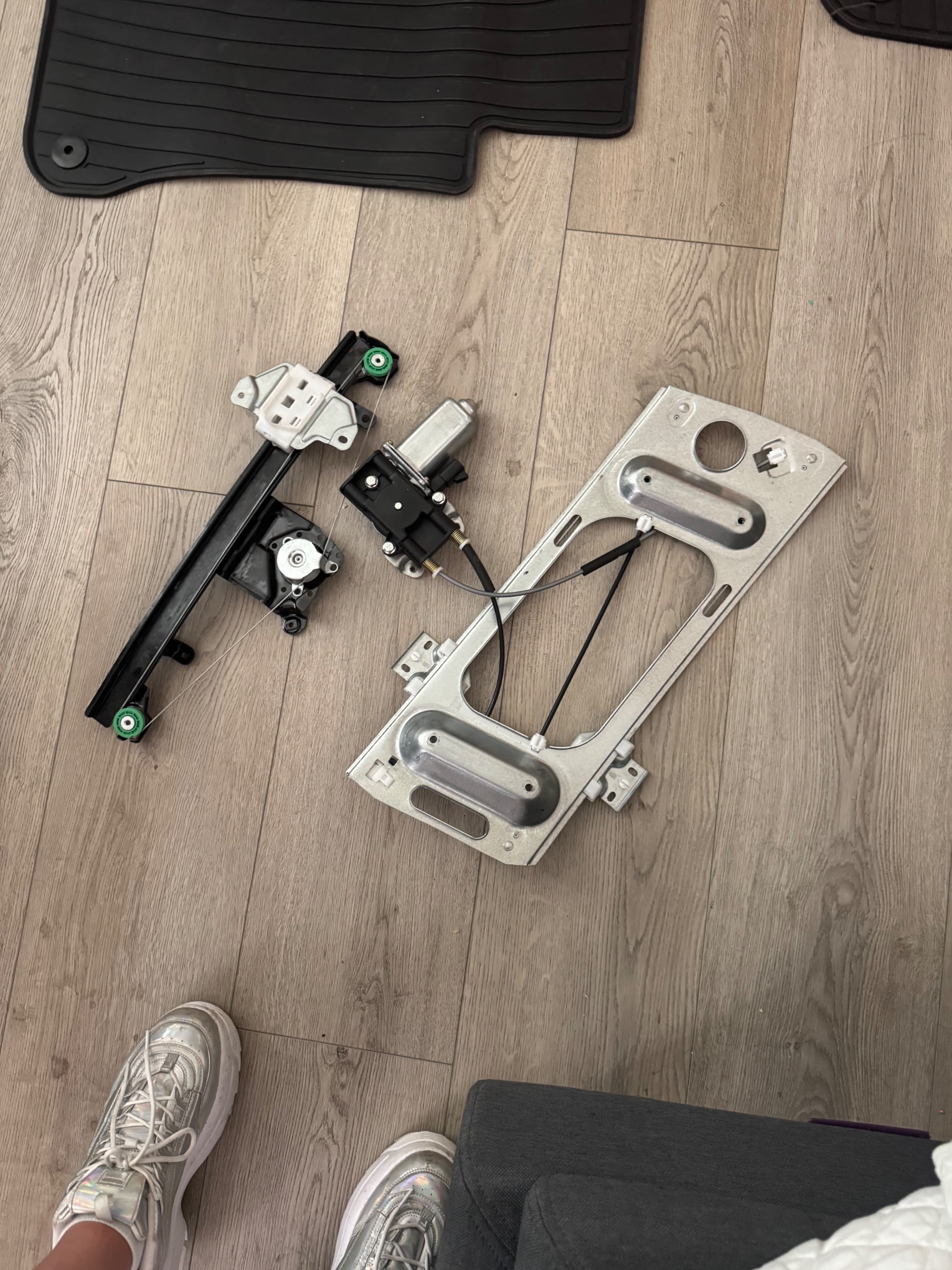 Car Window Regulator with Motor