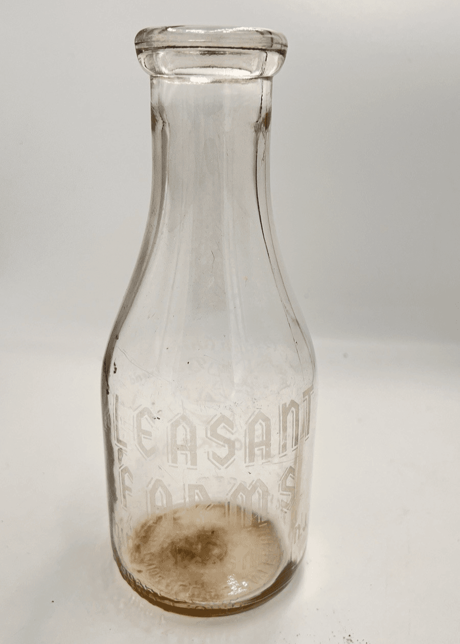 Vintage Van Schoick’s Pleasant Farm Dairy 1 Quart Milk Bottle Point Pleasant NJ