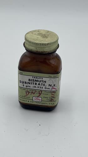 Vintage 1940's Eli Lilly BISMUTH SUBNITRATE Medicine Bottle for display