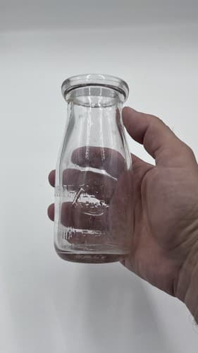 Rare Dairymen's League Co-Operative Dairylea Embossed Half Pint Milk Bottle