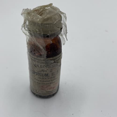 Vintage Lilly Amber Bottle with screw top Oleoresin No. 2 Aspidium