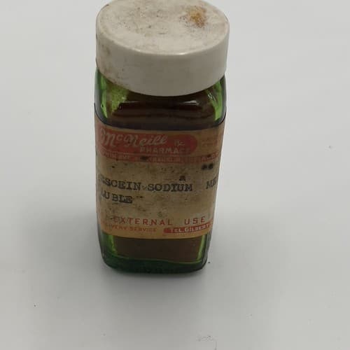 Antique McNeill Fluorescein Sodium Merck Pharmacy Medicine Bottle Label Green