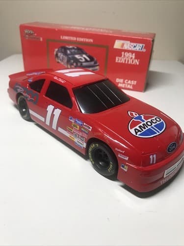 Nascar 1/24 Die Cast Coin Bank w/ Lock #11 Bill Elliott 1994 Thunderbird 1/2000