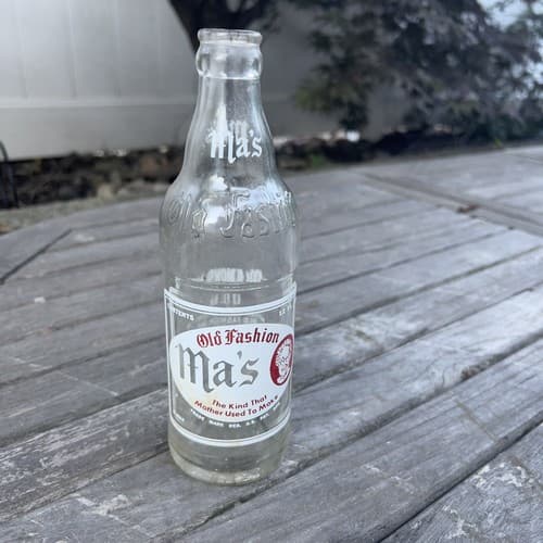 Vintage 1944 Old Fashion Ma's Soda Bottle Embossed w/ nice graphics