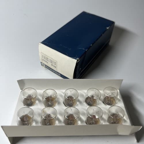 New Box of 10 Telemecanique DL1BA110 Bulbs (140V, 7W)