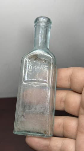 Vintage DAVIS PAINKILLER VEGETABLE EMBOSSED BOTTLE AQUA EMPTY