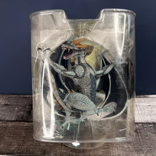 McFarlane's Dragons The Rise Of Man ETERNAL CLAN DRAGON McFarlane 2008 NIB