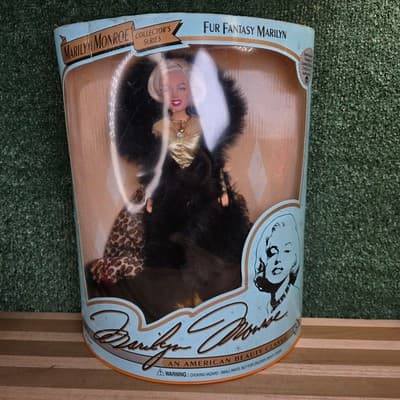 Marilyn Monroe Collectors Series #5 Fur Fantasy Marilyn Doll - Vintage 1993 New