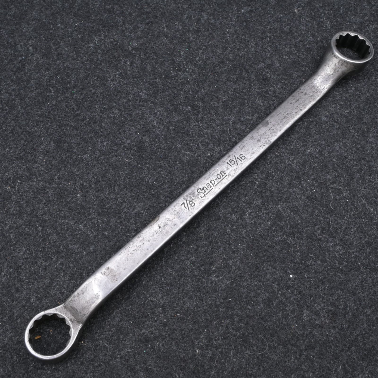 Snap-on 7/8–15/16" 12-Point SAE 10° Offset Industrial Finish Wrench GXB2830