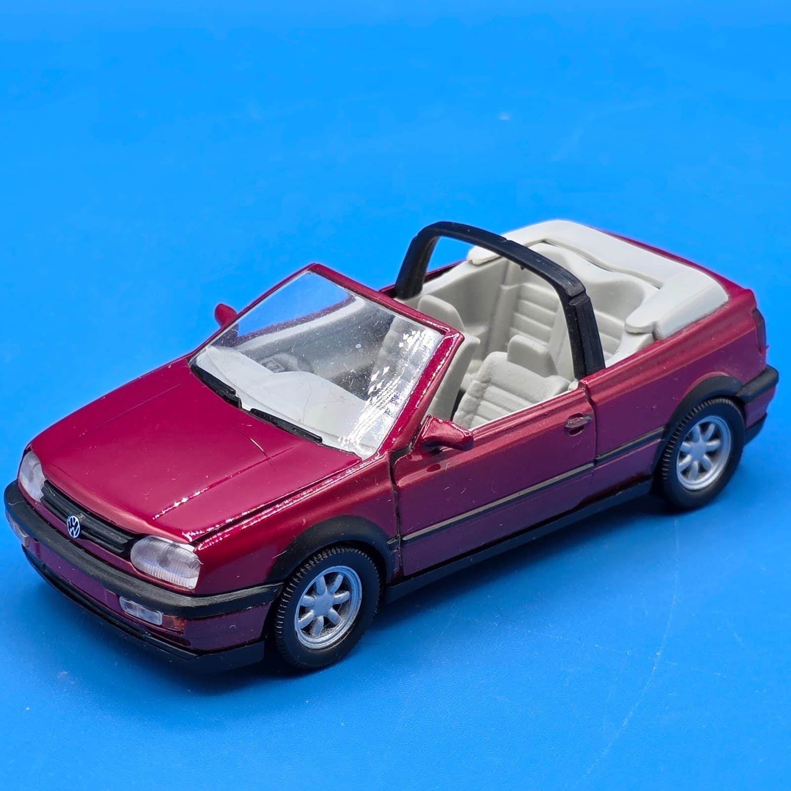 MINICHAMPS 1/43 Generation Golf Volkswagen WV Red Diecast model Germany