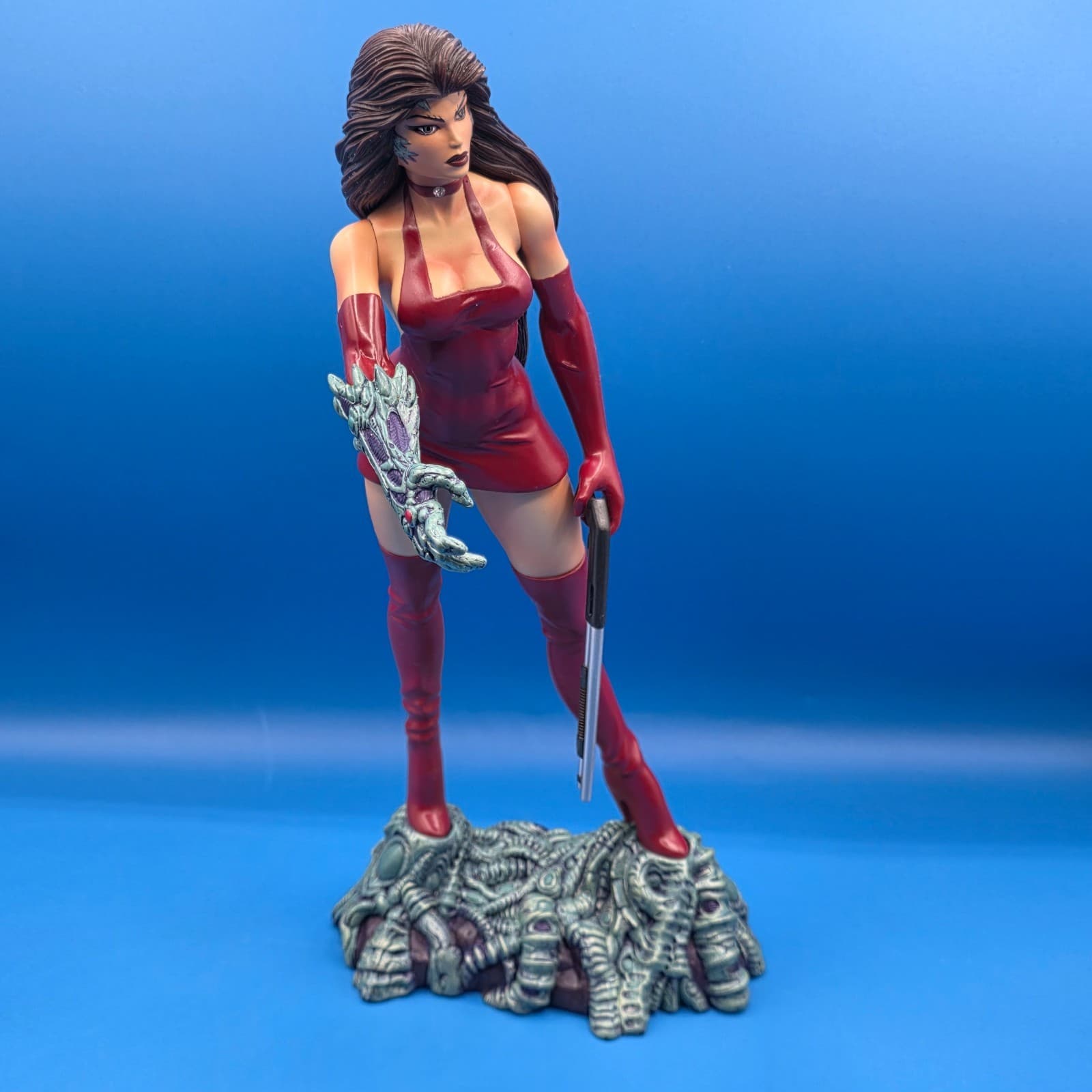 (#29). WITCHBLADE TOP COW COMIC BOOK FIGURINE 13'' With weapon Vintage 2000