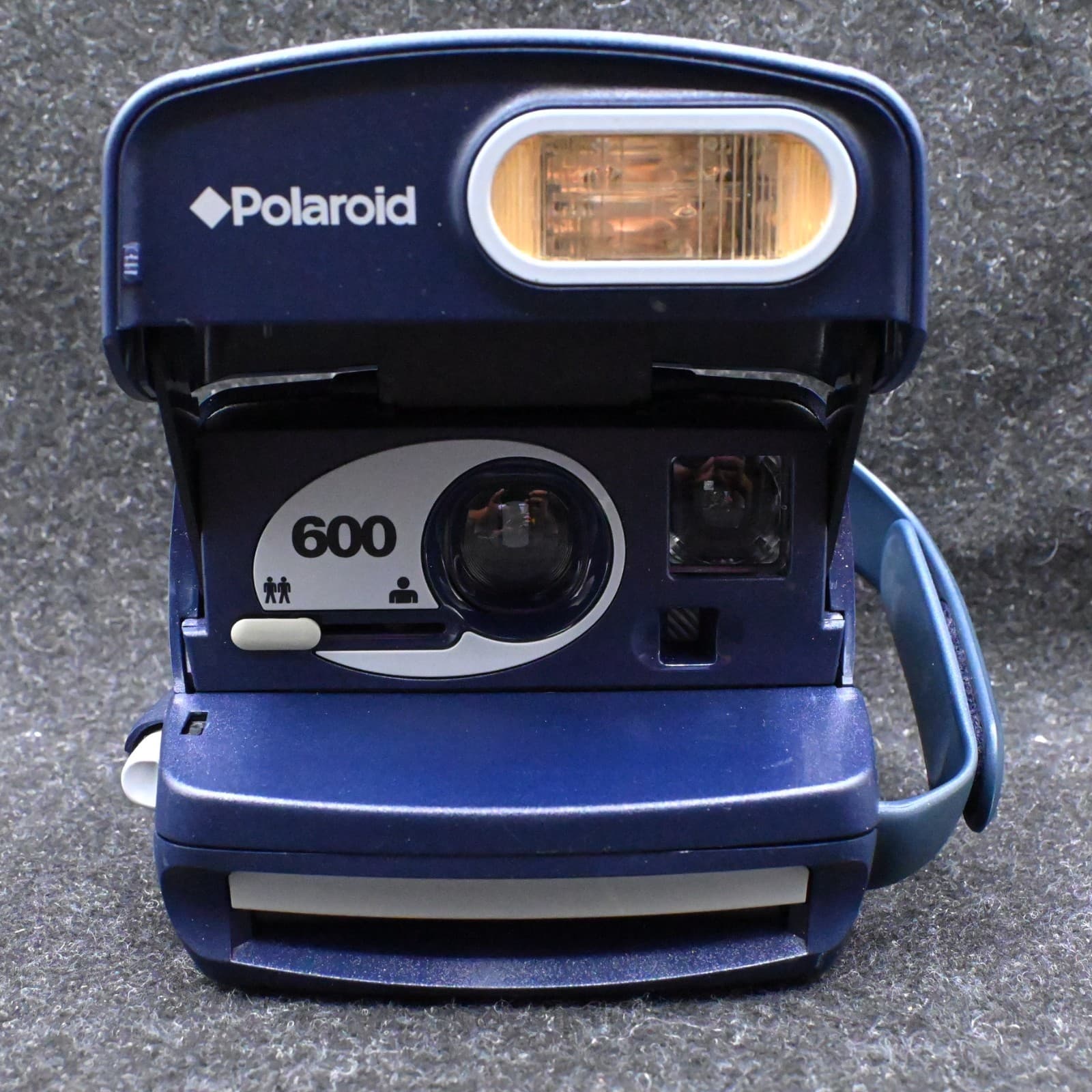 Vintage Polaroid 600 camera Tested and works