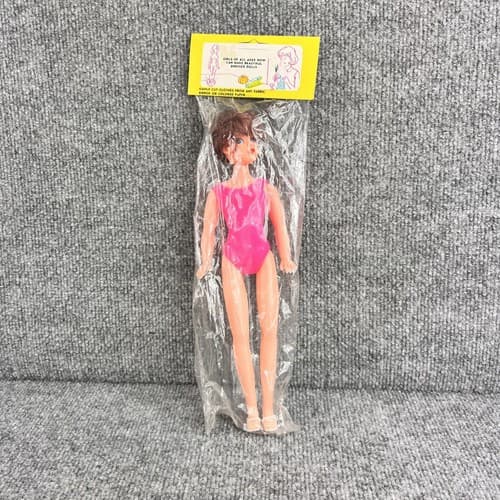 VINTAGE LITTLE MISS SHOPPER DOLL 11” Brunette Blue Eyes White Heels HONG KONG
