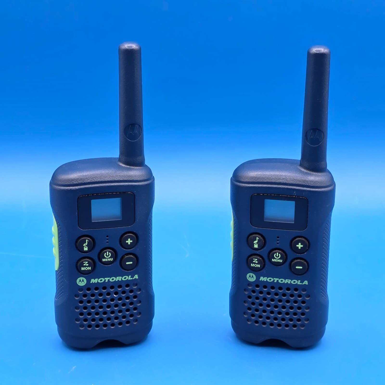 2 Motorola Talkabout MG163A 2-Way Radios 22-Channels Walkie Talkies