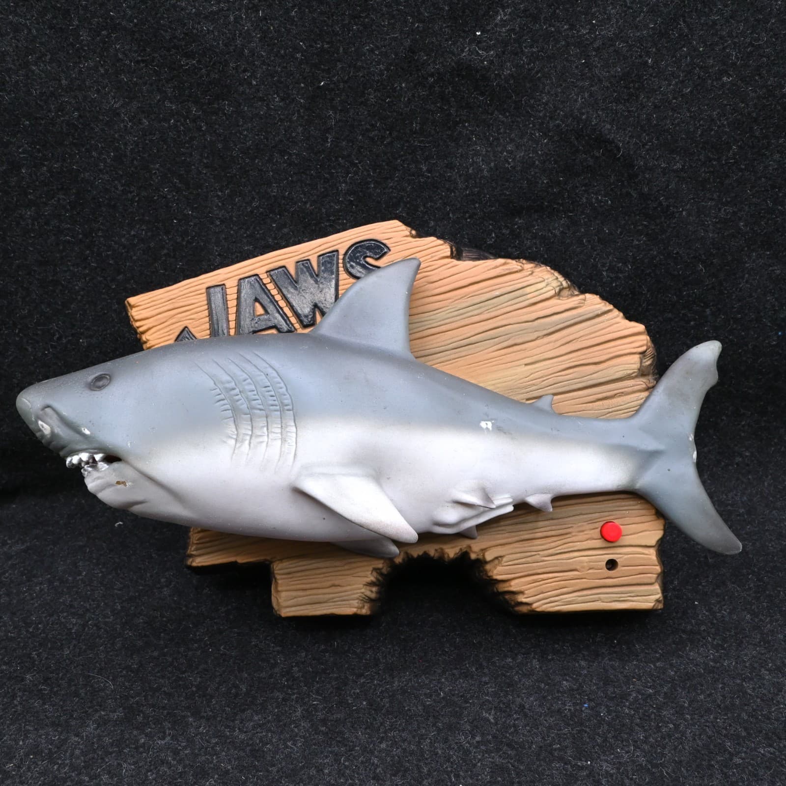 NO DANCING JAWS Universal Studios Gemmy Singing SHARK Wall Plaque Animatronic