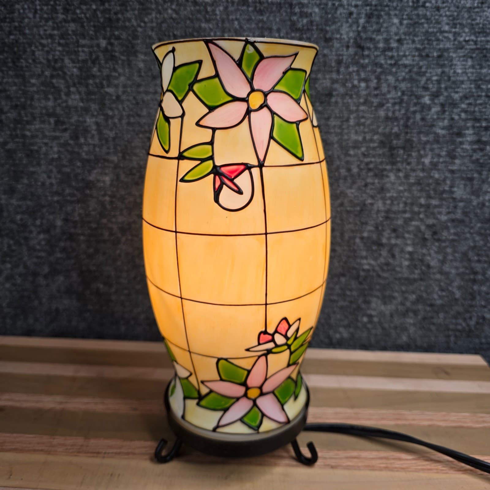 PAINT CHIP Faux Stained Glass Electric Hurricane lamp Night Light 25W