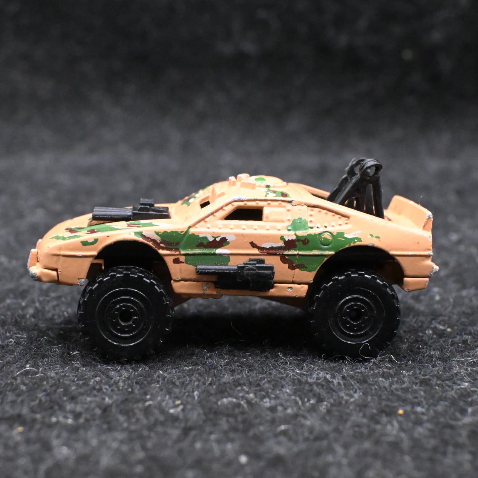 HOT WHEELS 1988 M1 Tan Camo 1:64 Scale Diecast Cars Malaysia