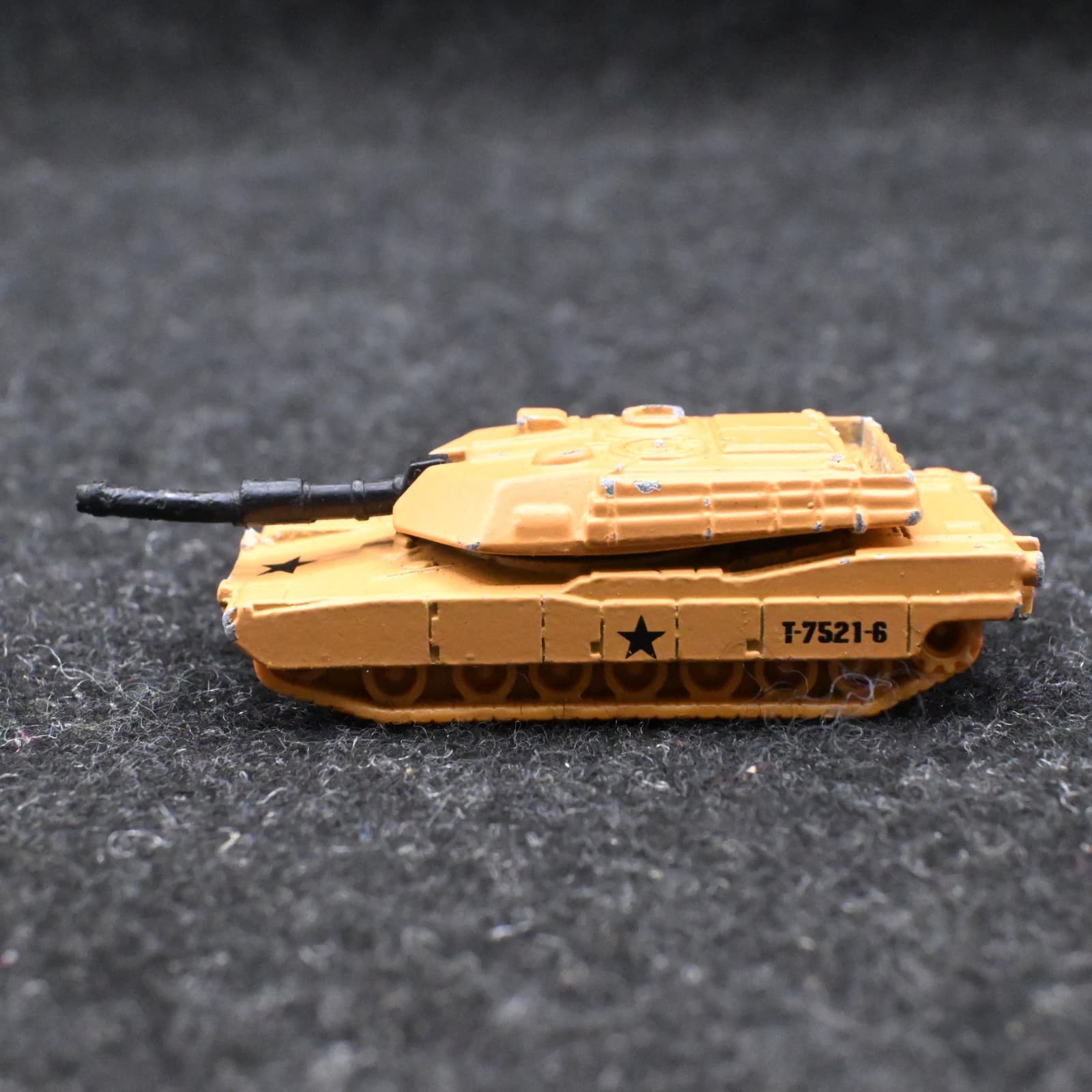 Matchbox Abrams Main Battle Tank 1994 Tan Made in Thailand 1:113