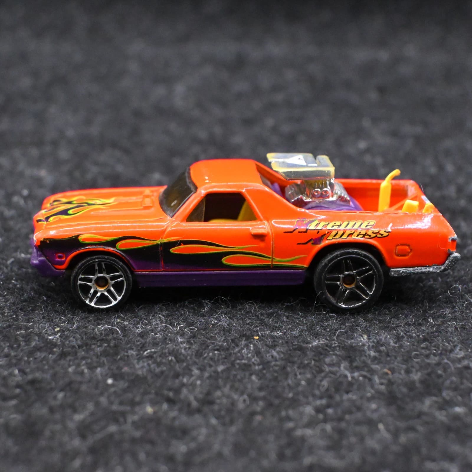 Vtg Hot Wheels ‘68 El Camino XTREME XPRESS Orange Die Cast (1999)
