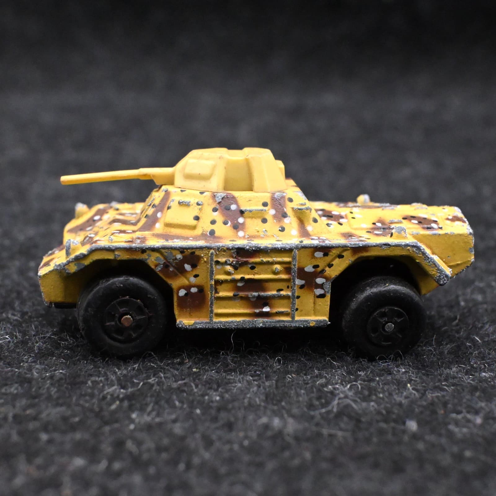 Vintage 1993 Matchbox MB 70 Military Tank Tan Die-Cast 1:65 Scale