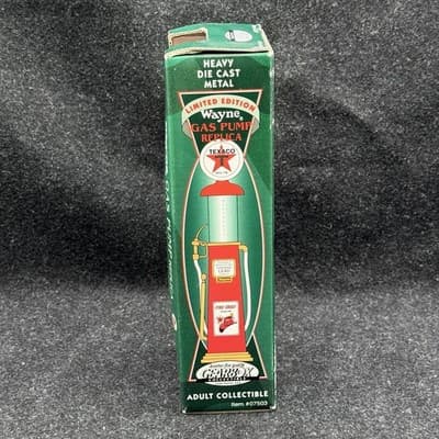 Gearbox Collectible 1930s Wayne Texaco "Fire Chief" gas pump replica