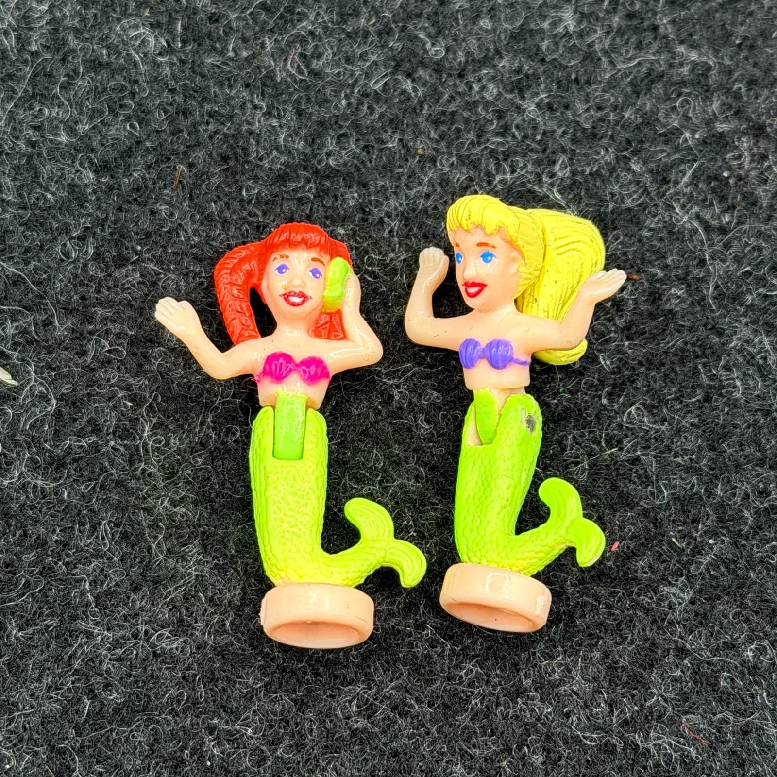 1999 Polly Pocket Dolls Vintage Figure Sea Splash Carousel - Mermaid Lea & Polly