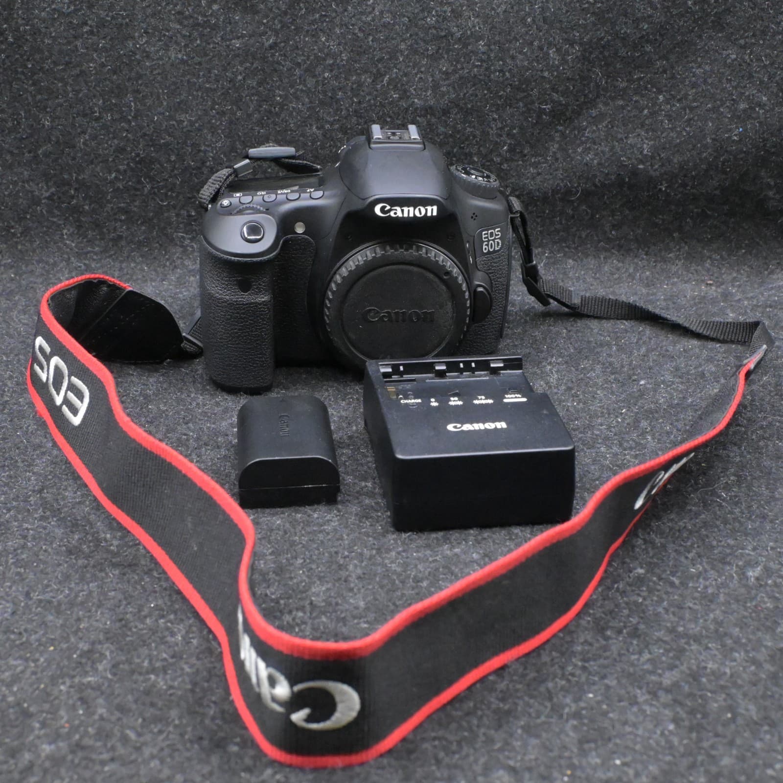 Canon EOS 60D 18MP DSLR Camera Body Only Charger Battery only