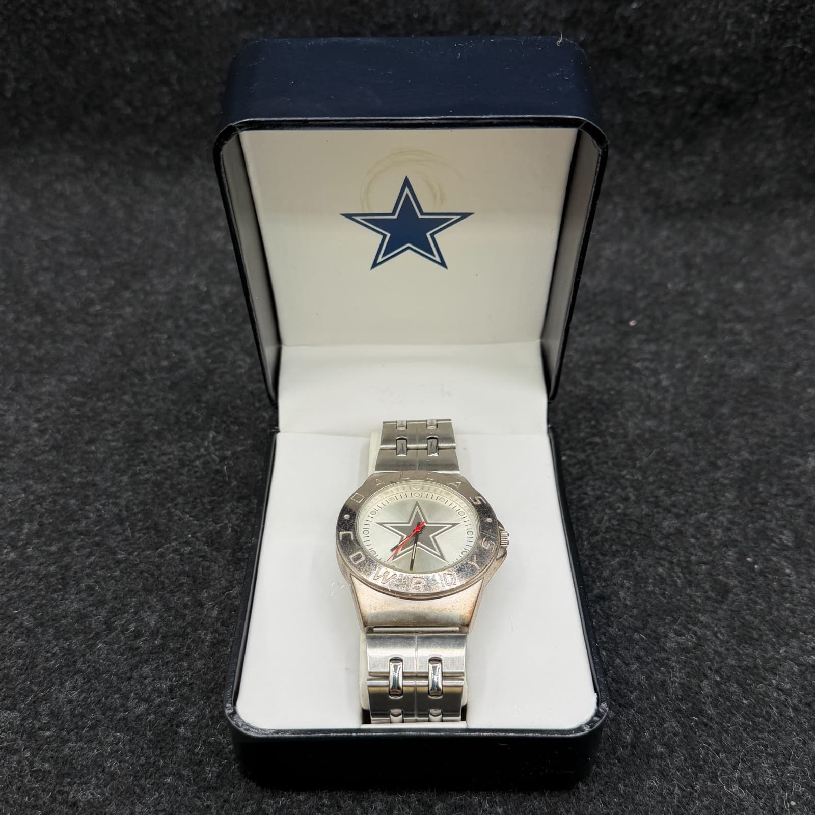 DALLAS COWBOYS MENS WATCH - Game Time Shop - Quartz Analog watch with clasp
