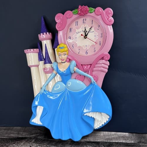 Vintage Disney Princess CINDERELLA BELIEVE IN YOUR DREAMS WALL CLOCK Works