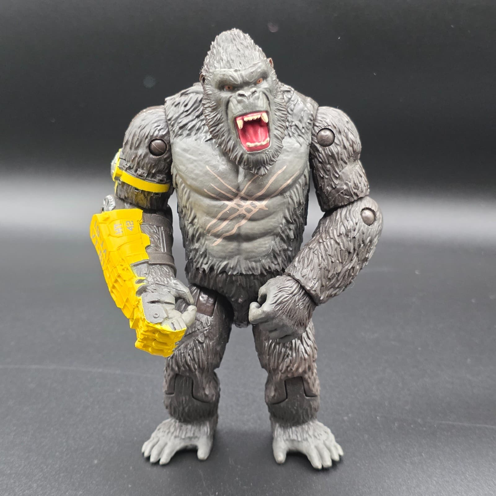 Godzilla X Kong The New Empire Kong With Beast Glove Figure