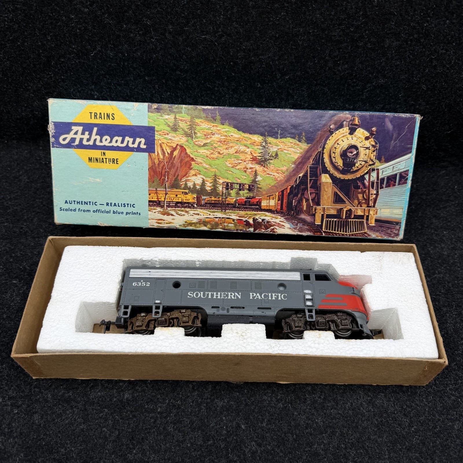 Athearn 3223 HO Scale Souther Pacific DMY F7A "Bloody Nose" #6352