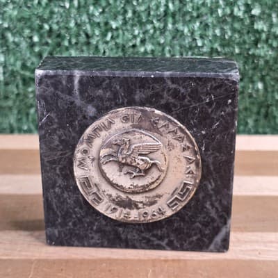 VINTAGE PAPER WEIGHT BADGE # MOBIL OIL GREECE GREEK 1964 ΕΛΛΑΣ ΜΟΜΠΙΛ ΟΙΛ