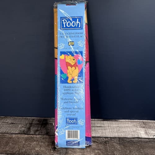 Vintage 1998 Disney Pooh Decorative Valentine Flag Banner 28x40 New